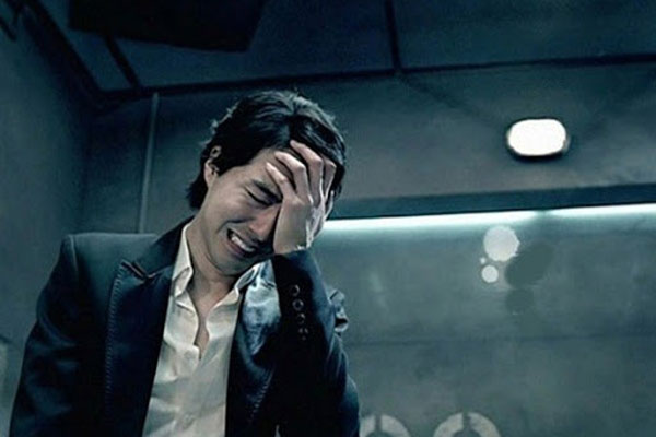 Mới cưới 1 tháng, chồng đã yêu cầu tôi đến bệnh viện để thắt buồng trứng dù chưa có con, lý do anh đưa ra khiến tôi lạnh sống lưng-1