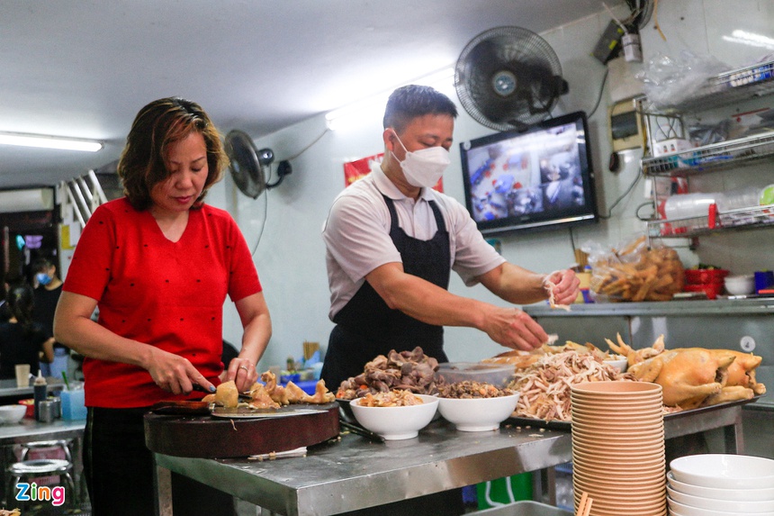 Những hàng phở gà Hà Nội bán vài trăm bát một ngày-1