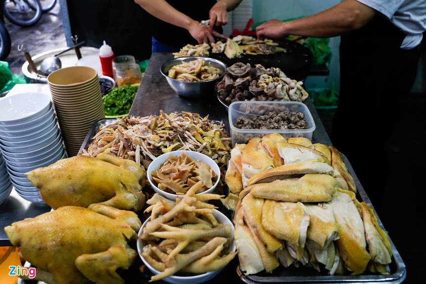 Những hàng phở gà Hà Nội bán vài trăm bát một ngày-5