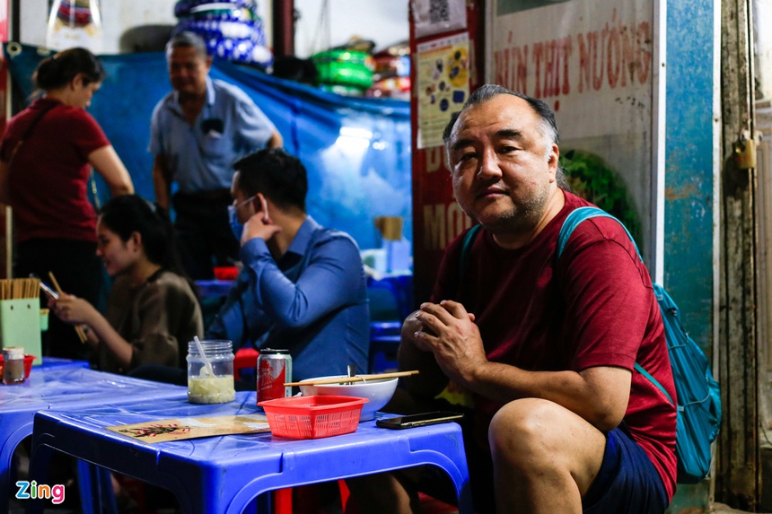 Những hàng phở gà Hà Nội bán vài trăm bát một ngày-7