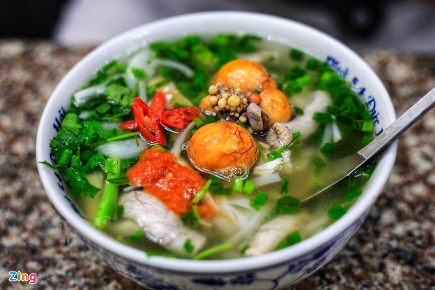 Những hàng phở gà Hà Nội bán vài trăm bát một ngày-16