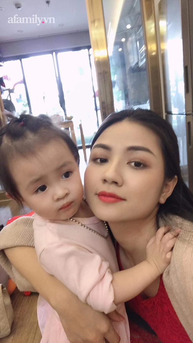 Trẻ mầm non chưa được đến trường: Phụ huynh phải BẾ CON ĐẾN CHỖ LÀM vì không có ai trông, thấp thỏm chờ ngày giải phóng-1