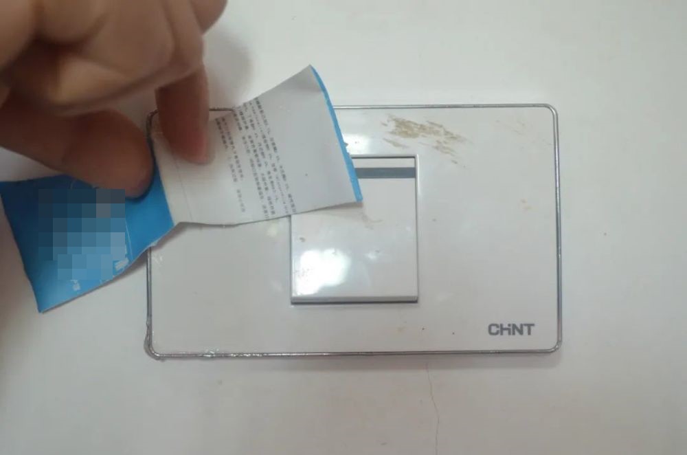 5 công dụng ẩn giấu của vỏ kem đánh răng gần hết, bất ngờ nhất là điều này-10