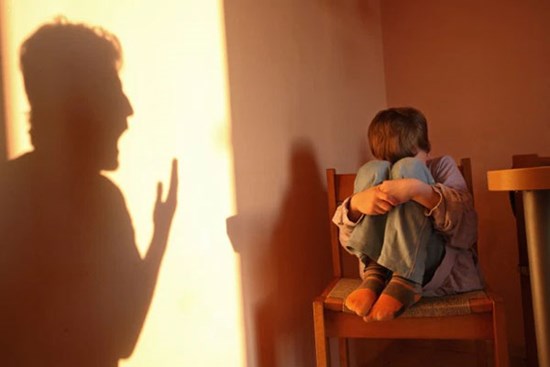 10 khoảnh khắc “giết chết” tính cách lạc quan của trẻ nhỏ, thường gặp và nguy hiểm nhất là điều số 2