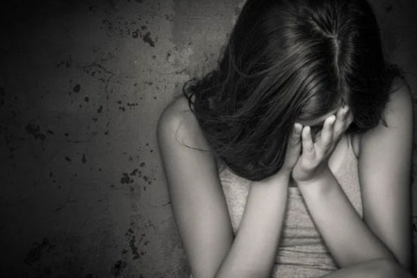 Chấn động: Cha mất, bé gái 8 tuổi sang ở với cậu ruột rồi bị xâm hại suốt 13 năm, hơn chục người liên quan với tình tiết gây sốc-1