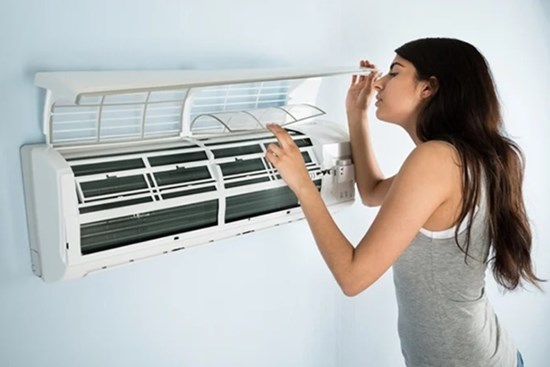 5 cách khắc phục điều hòa có mùi hôi, loại bỏ nấm mốc, bụi bẩn