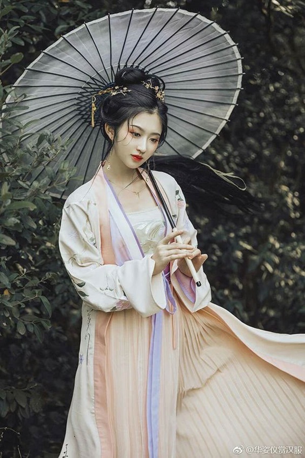 Người mệnh Hỏa tuổi này bước vào tháng 4 gặp nhiều thử thách nhưng nhờ quý nhân phù trợ nên gặp dữ hóa lành, tài vận ngày càng sung túc-2