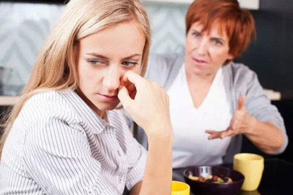 Đứa trẻ bị nhốt trong lồng sắt, tâm sự của người mẹ nhận phản ứng trái chiều-2