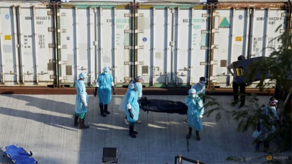 Thi thể chồng chất từ bệnh viện đến nhà xác tại Hong Kong-1