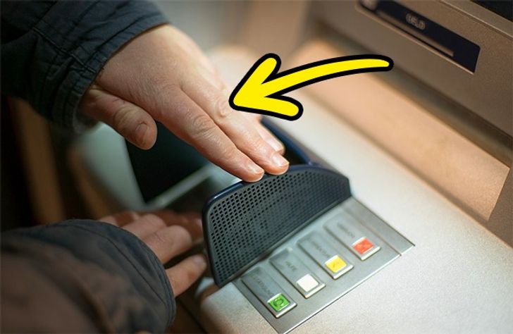 Có 4 cách khôn ngoan giúp bạn phát hiện cây ATM bị gài thiết bị đọc trộm thẻ rút tiền-9