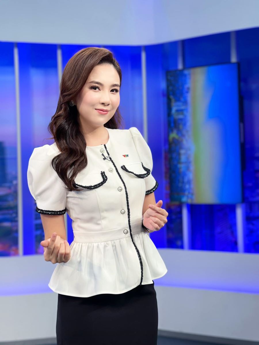 Thấy gì từ cuộc sống sau hôn nhân đối lập của 2 nàng BTV MC VTV nổi tiếng: Mai Ngọc và Hà My-4