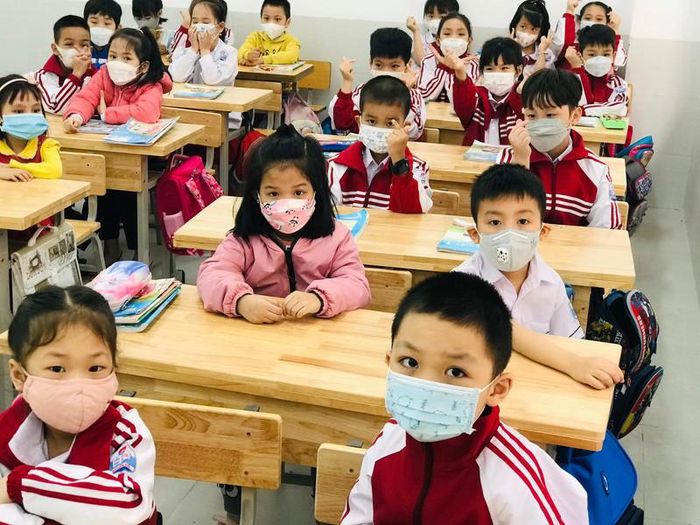 Học sinh từ lớp 1 - 6 trở lại trường: Niềm vui át nỗi lo-2