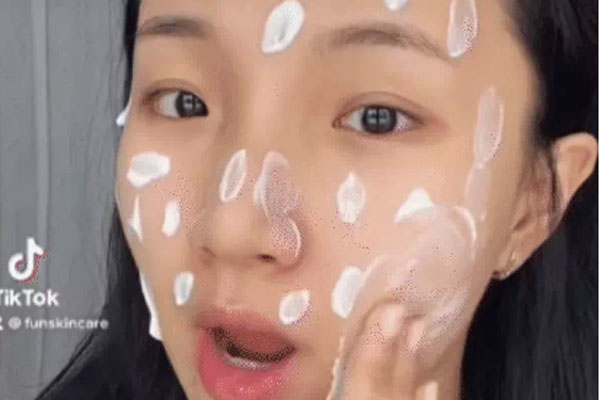 Bôi kem chống nắng như bác sĩ với 5 tips bảo vệ da tối ưu-5