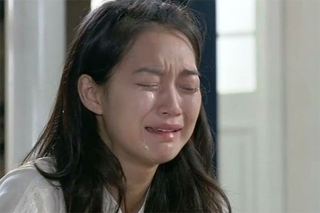 Tôi ở cữ mẹ chồng mỗi ngày đều hầm gà cho ăn, vào bếp uống nước thấy bà ăn thứ này, vừa thẹn vừa tức-1