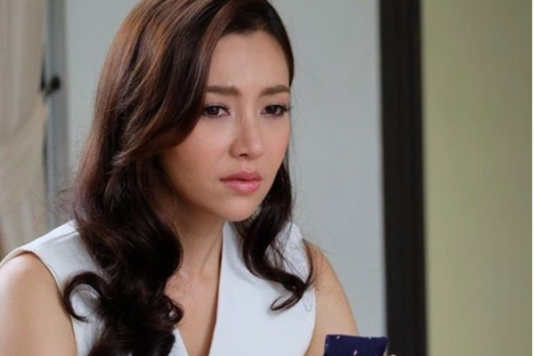 Ký ức tươi đẹp về người chị luôn bênh vực em gái bỗng lu mờ khi cuộc sống thác loạn của chị bao lâu nay bị bóc trần bởi cuộc gọi video lúc nửa đêm-2