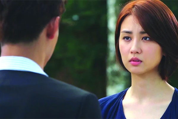 Vừa xem xong những tấm ảnh cưới, chồng nổi giận lôi đình mang đi đốt sạch sẽ và tuyên bố một chuyện động trời-1