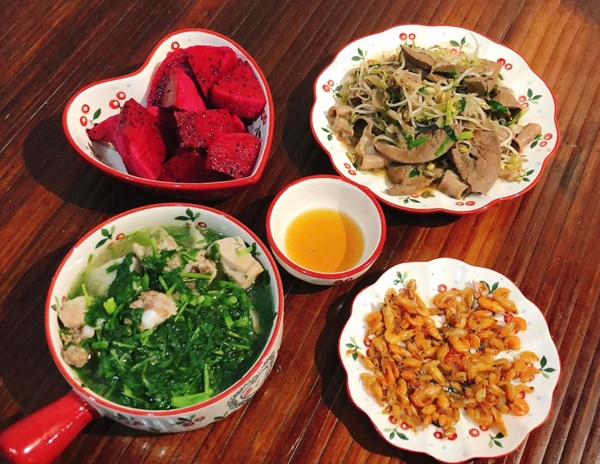 Vợ đảm 9x khoe loạt mâm cơm hấp dẫn dành cho 2 người, chỉ cần 30 phút chuẩn bị là có nhiều món ngon-30