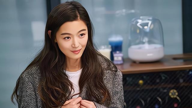 Chị gái đến chơi mà 8h tối mẹ chồng vẫn tắt điện như thường, diễn biến sau đó khiến chị lập tức khuyên tôi nên ly hôn-1