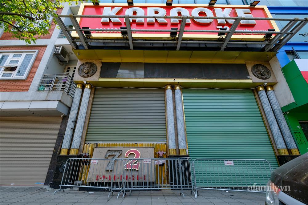 Chủ quán karaoke ở Hà Nội vừa mừng vừa lo trước giờ mở cửa trở lại: Cả năm trời nghỉ dịch, còn ai thích đi hát không?-5