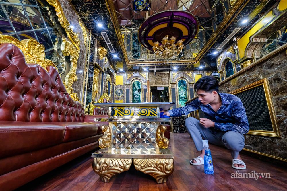 Chủ quán karaoke ở Hà Nội vừa mừng vừa lo trước giờ mở cửa trở lại: Cả năm trời nghỉ dịch, còn ai thích đi hát không?-7