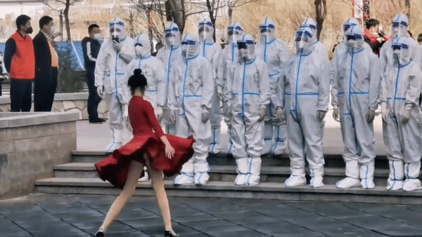 Trào lưu nhảy múa cảm ơn nhân viên y tế gây tranh cãi ở Trung Quốc-1
