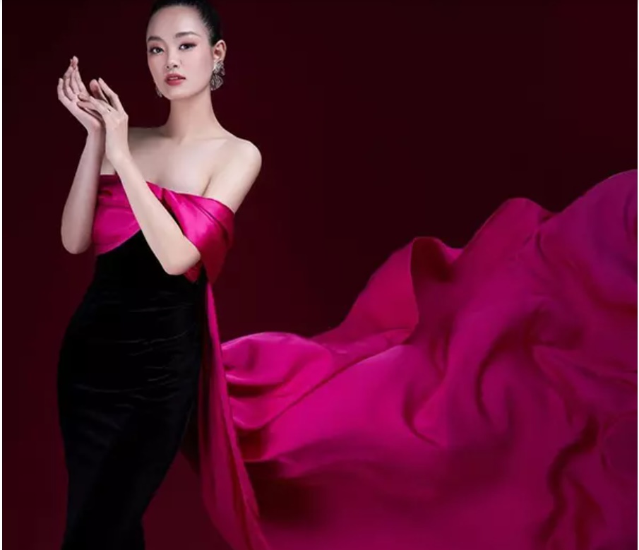 Nữ sinh đẹp như sao Hàn, mê bóng đá thi Miss World VN 2022-10