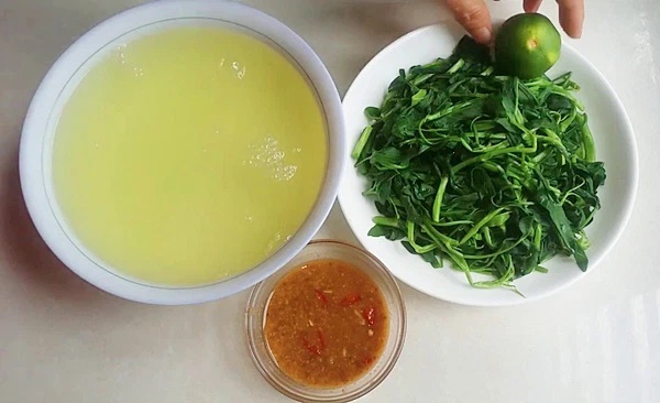 Loại rau bán rẻ đầy ngoài chợ siêu giàu chất tăng sinh collagen nhưng có 3 lưu ý khi ăn ai cũng cần nhớ để tránh rước bệnh-2