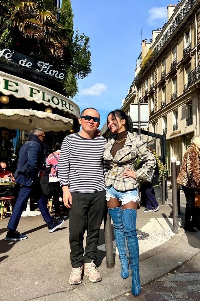 Hồng Nhung mặc luộm thuộm như quấn giẻ đi chơi cùng Hà Kiều Anh-9