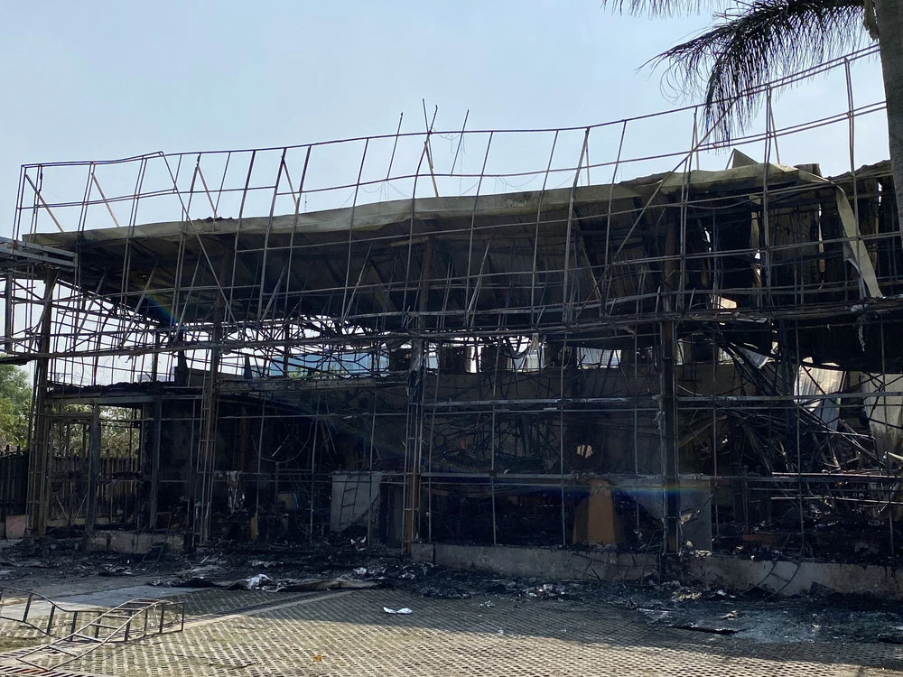 Quán Lala Beer ở Sài Gòn bốc cháy dữ dội, lửa thiêu rụi toàn bộ tài sản-2