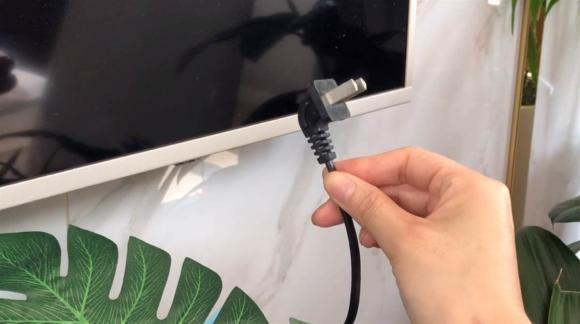 Người thợ điện già nhắc nhở: không rút 5 thiết bị điện này ở nhà, tiền điện hàng tháng sẽ bị đội lên gấp đôi, đừng coi thường!-3