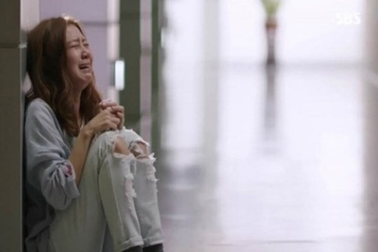 Kết hôn suốt 5 năm không có con, nàng dâu chết lặng trước hành động của mẹ chồng