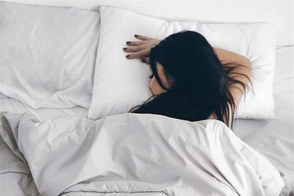 Đang nhiễm COVID-19, F0 có những dấu hiệu này thì tuyệt đối không nên quan hệ vợ chồng-1