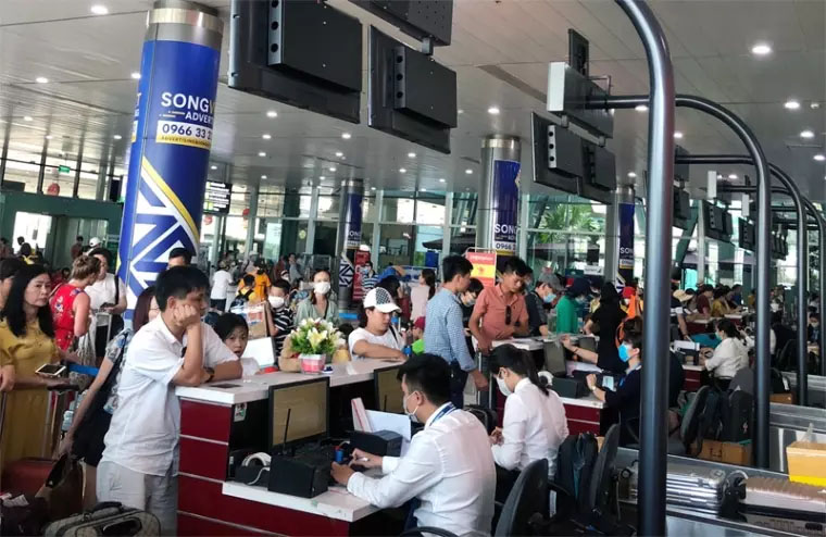 Sân bay Phù Cát đóng cửa 10 ngày, cơn náo loạn của dân du lịch-1