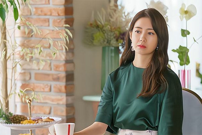 Ly hôn 7 năm, mẹ chồng bất ngờ đến tận nhà nói: Con dâu ngoan, mẹ đón con về nhà”-1