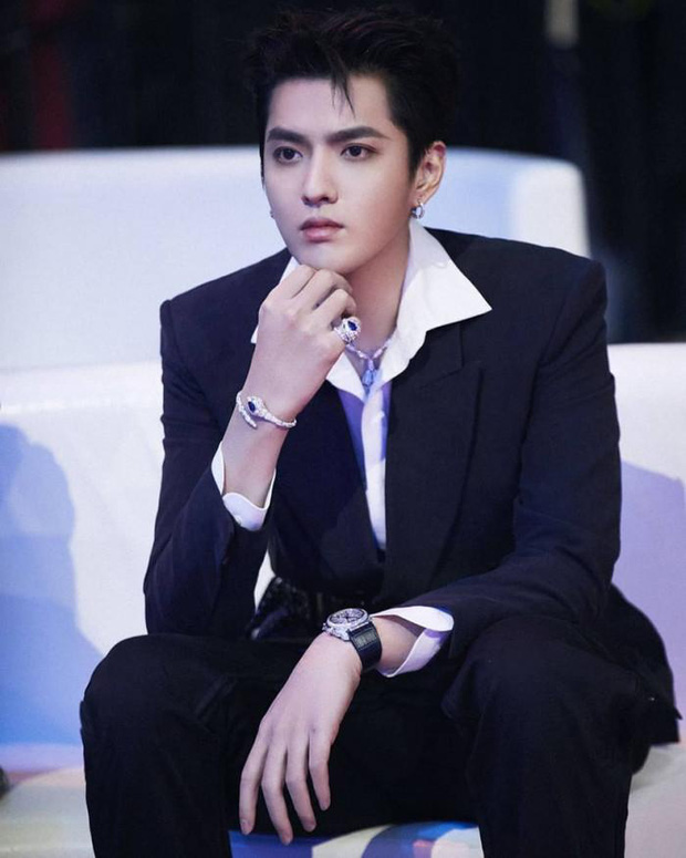 NÓNG: Ngô Diệc Phàm chính thức bị kết án 17 năm tù vì liên hoàn phốt tình dục rúng động?-2