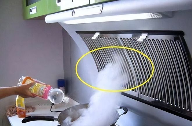 Khi sử dụng máy hút mùi có nên mở cửa sổ? Rất nhiều người làm sai, thảo nào nhà bếp bốc khói nghi ngút-4