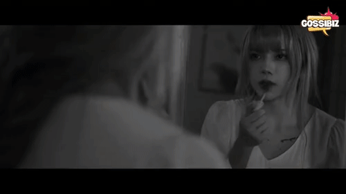 Không thể tin được: Sơn Tùng ghen lồng lộn, hất đổ bàn cờ khi nhìn thấy Thiều Bảo Trâm hẹn hò trai khác?-6