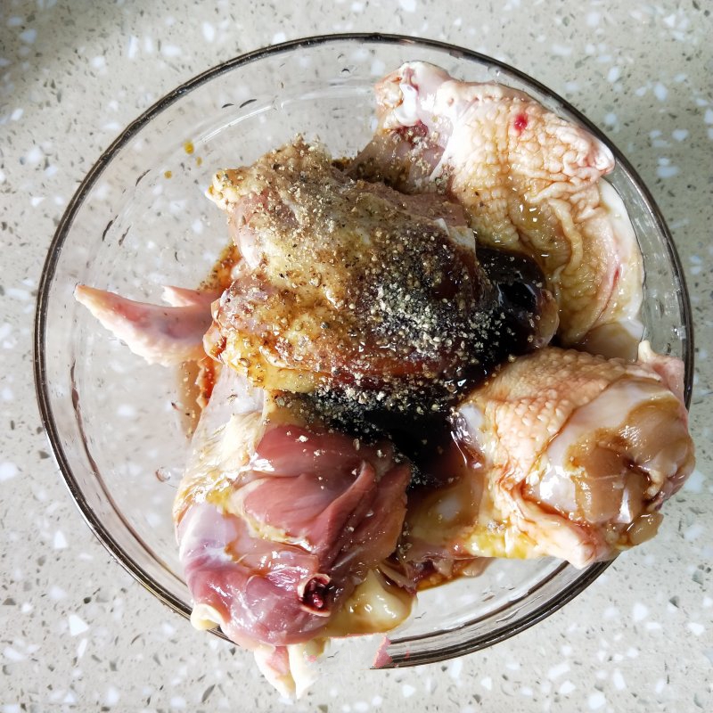 Muốn nướng gà bằng nồi chiên không dầu được vàng ngon, chị em không thể bỏ qua bí quyết này!-2