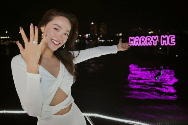 Cuối cùng Minh Hằng cũng khoe cận nhẫn cầu hôn của chồng đại gia, zoom viên kim cương mà choáng!-4