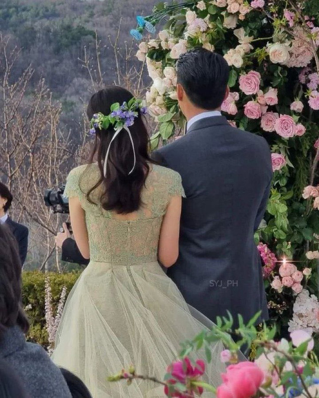 Hé lộ ảnh chụp chung cực nét đầu tiên của Hyun Bin và Son Ye Jin trong siêu đám cưới, nhưng sao nhìn khổ thân anh chị quá!-2