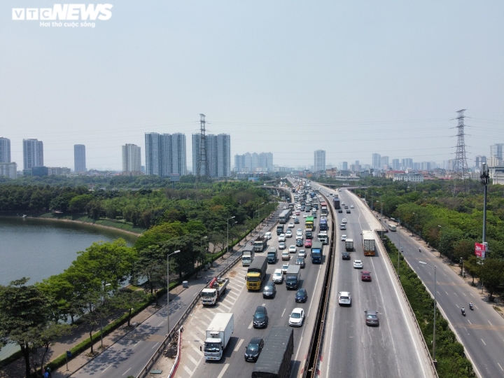 Ùn tắc kéo dài ở cửa ngõ Hà Nội trong ngày đầu nghỉ lễ Giỗ Tổ Hùng Vương-2