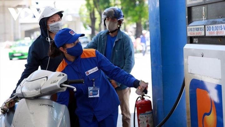 Giá xăng có thể giảm 800 đồng/lít vào lần điều chỉnh tới-1