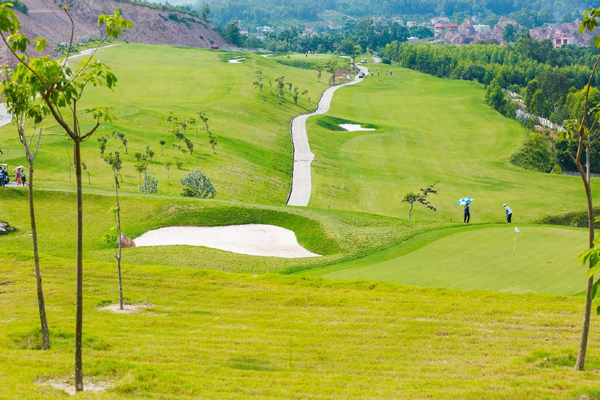 Sân golf Yên Dũng Golf & Resort thay đổi nhận diện thành Amber Hills Golf & Resort-2
