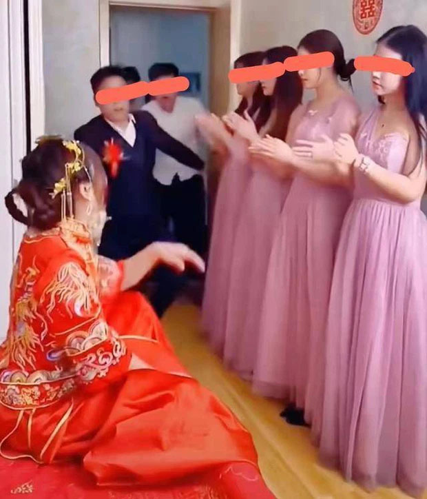 Hồ hởi vào phòng đón cô dâu, chú rể điếng người” khi nhận ra danh tính dàn phù dâu xinh đẹp, chỉ muốn bỏ chạy ngay và luôn-1