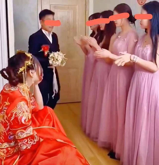 Hồ hởi vào phòng đón cô dâu, chú rể điếng người” khi nhận ra danh tính dàn phù dâu xinh đẹp, chỉ muốn bỏ chạy ngay và luôn-2