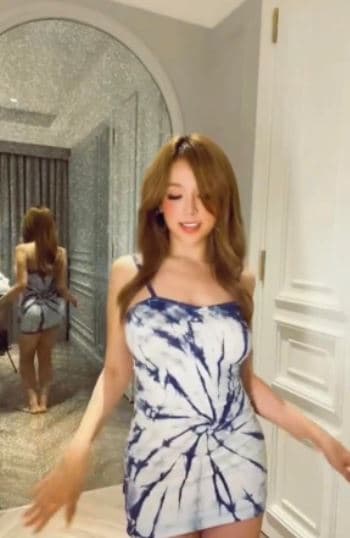 Huyền Baby bị lộ body gái hai con kém xinh do chiếc gương phản chủ-4