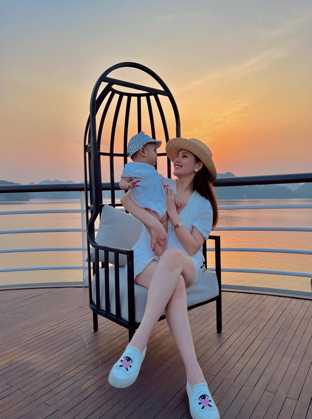 Phu nhân hào môn Phanh Lee xả kho ảnh du lịch chanh sả, ái nữ lộ diện sương sương dung mạo mà gây sốt-3