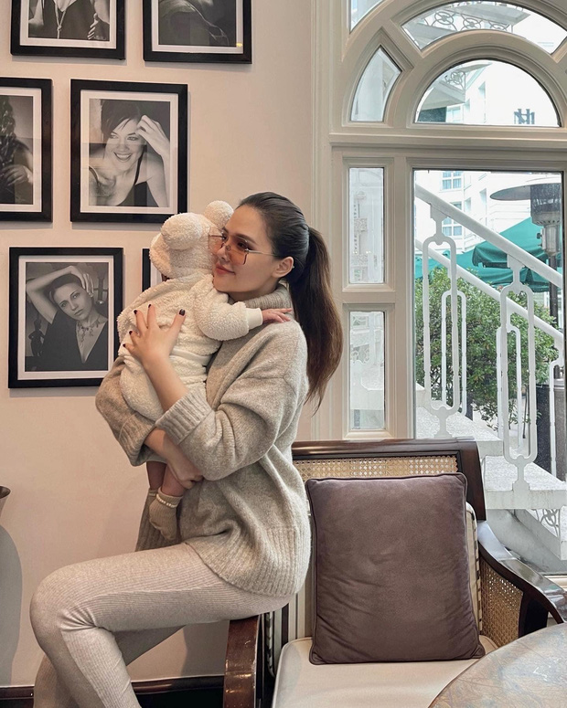 Phu nhân hào môn Phanh Lee xả kho ảnh du lịch chanh sả, ái nữ lộ diện sương sương dung mạo mà gây sốt-4