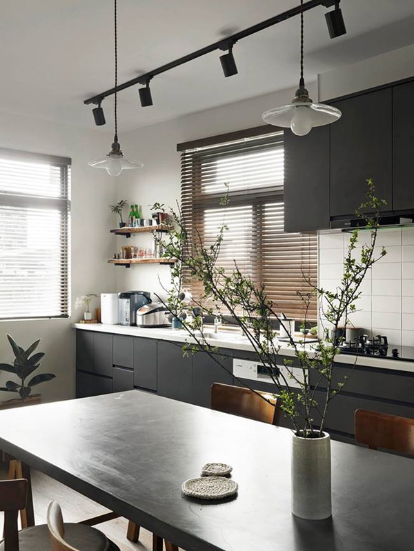 Ngôi nhà cổ kính 50 năm tuổi sau&nbsp;cải tạo thay đổi ngoạn mục, không gian mở rộng&nbsp;thông thoáng-10