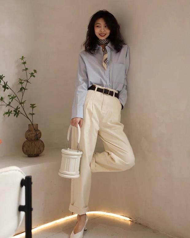 6 chiêu mix sơ mi sang chảnh, hack tuổi đỉnh cao mà nàng ngoài 30 có thể diện đến công sở-3